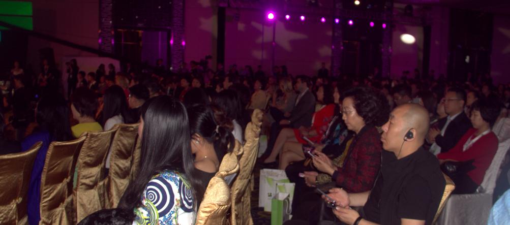 ����Ů��