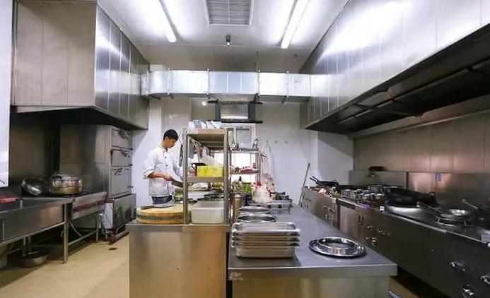 学校食堂需要哪些厨房设备？食堂厨房设备怎么选？