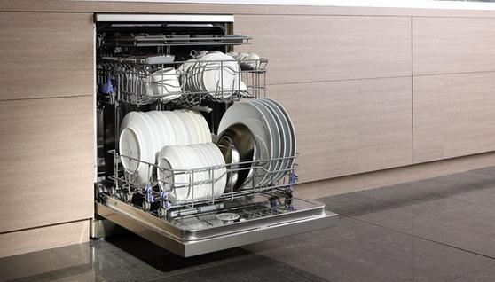 美的洗碗机研发第二代热风干燥系统 引洗碗机新普及风暴