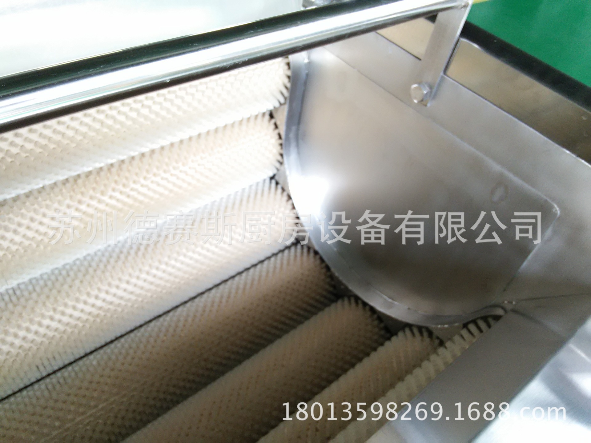 供应毛刷式土豆脱皮机优质商用不锈钢去皮机苏州厂家直销