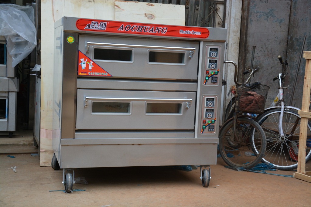 厂家直销 燃气双层四盘烤箱 烤炉 烘焙设备 商用煤气节能烘烤炉
