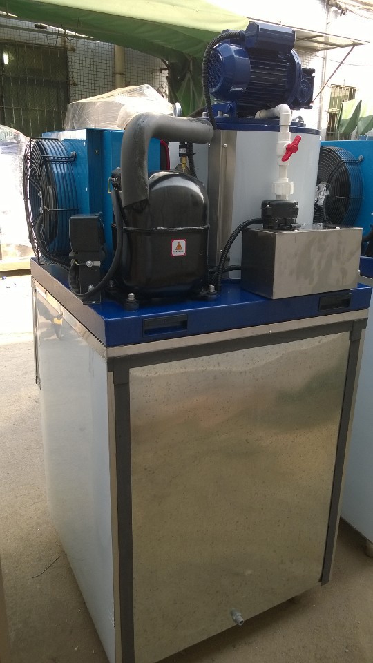 上海新款 片冰机 进口德国压缩机 产量达到5吨/日 13435486991