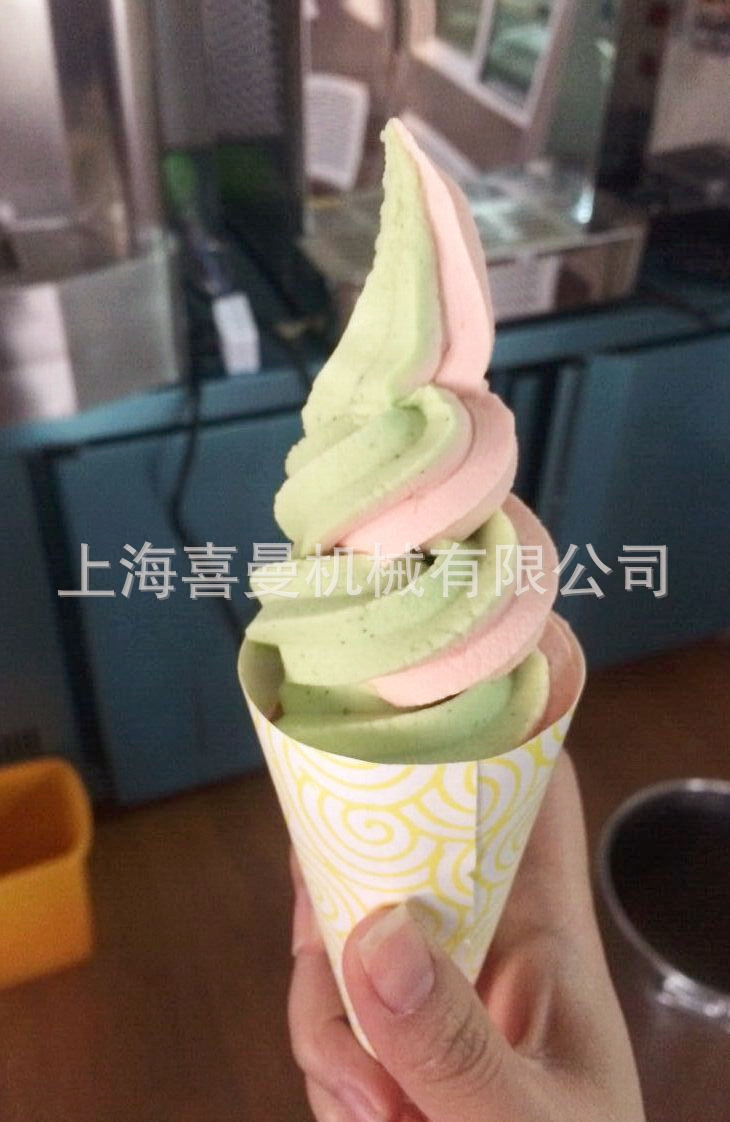 热销商用冰淇淋机 软冰淇淋机 冰激凌机 三头雪糕机 酸奶冰淇淋机