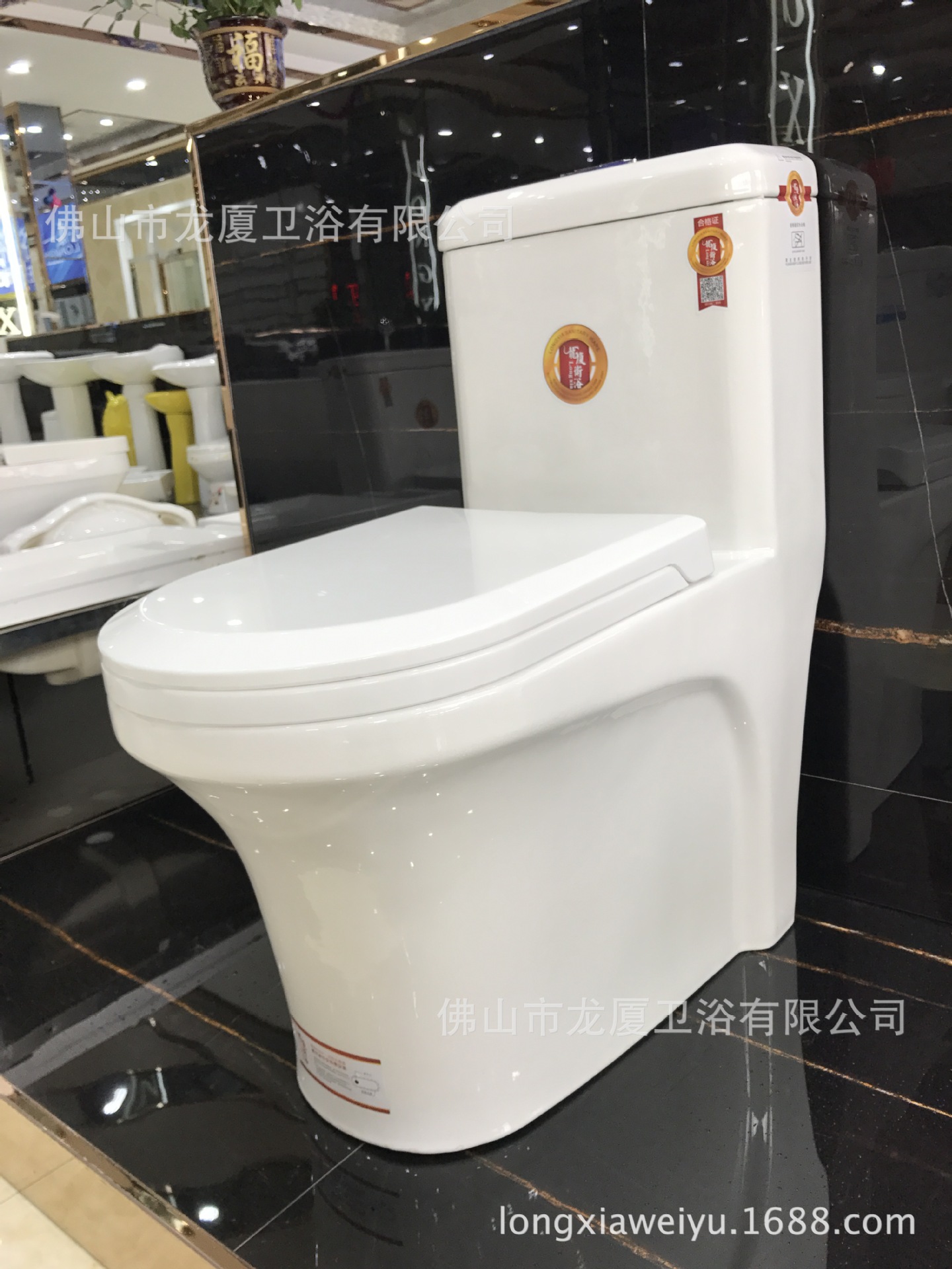 批发卫浴洁具 节水静音自洁釉马桶坐便器 酒店工程座便器OEM