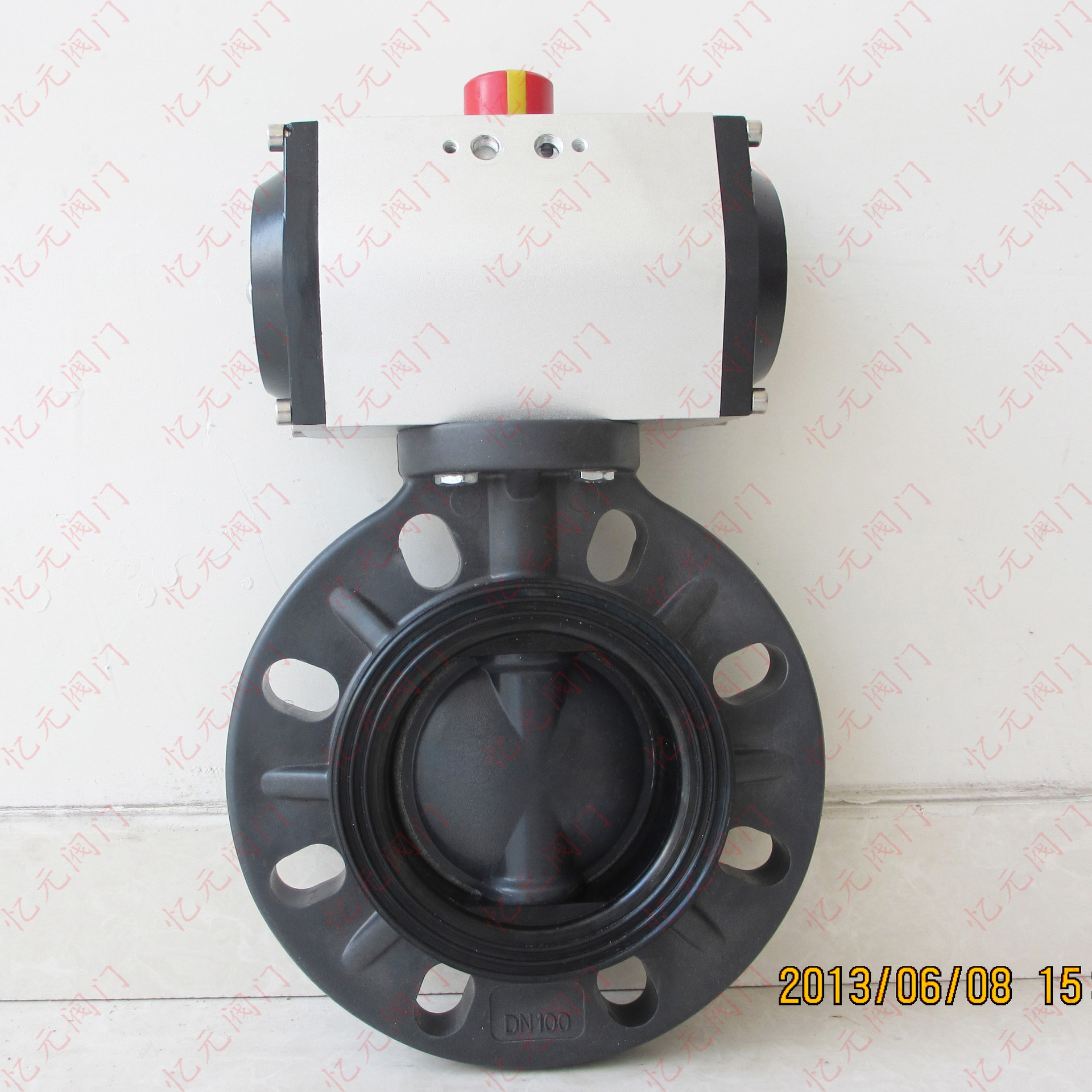 D671X-6S气动塑料对夹蝶阀