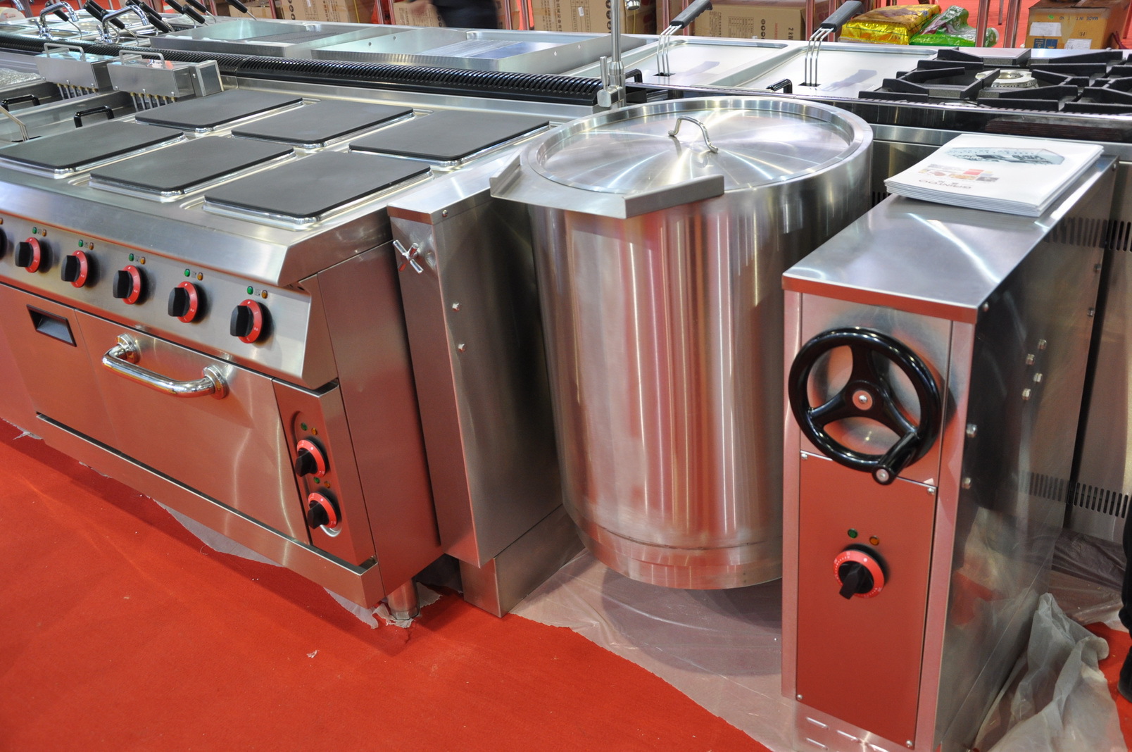 电力电磁燃气可倾斜摇摆式汤锅 厂家直销不锈钢 西厨商用厨房设备
