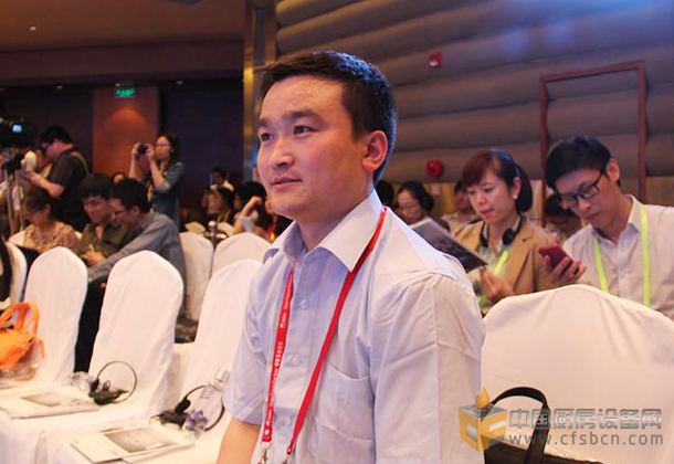中国厨房设备网副总经理于凤海在博鳌论坛2014区域与多边冲突还是互补会议现场