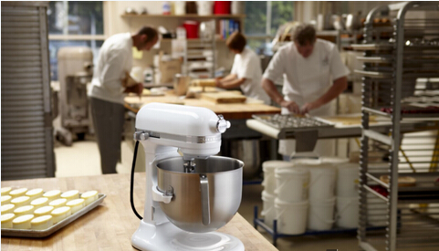 厨房电器领导品牌KitchenAid凯膳怡亮相2016上海国际酒店用品博览会