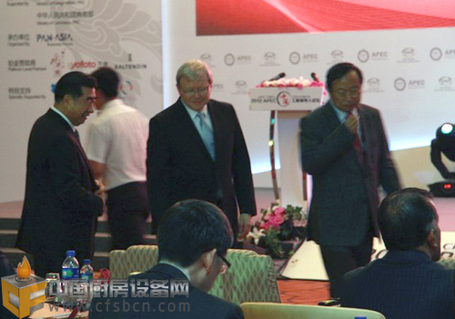 中华人民共和国国务院副总理回良玉阁下和其他贵宾入场