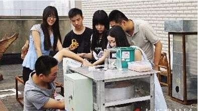 90后大学生发明无能耗油烟机